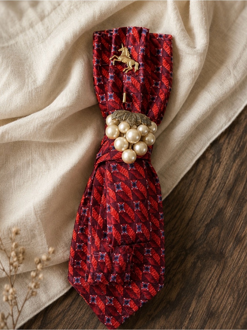 Ermenegildo Zegna Red Geometric Silk Tie Necklace/Jabot